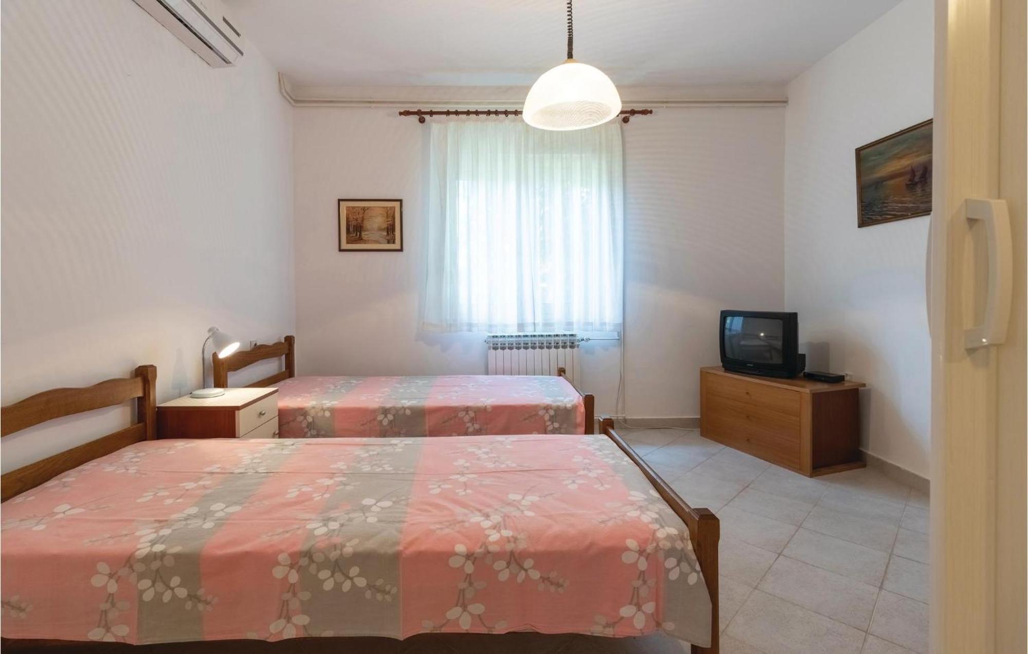 Nice Apartment In Zadar With Kitchen Exterior photo