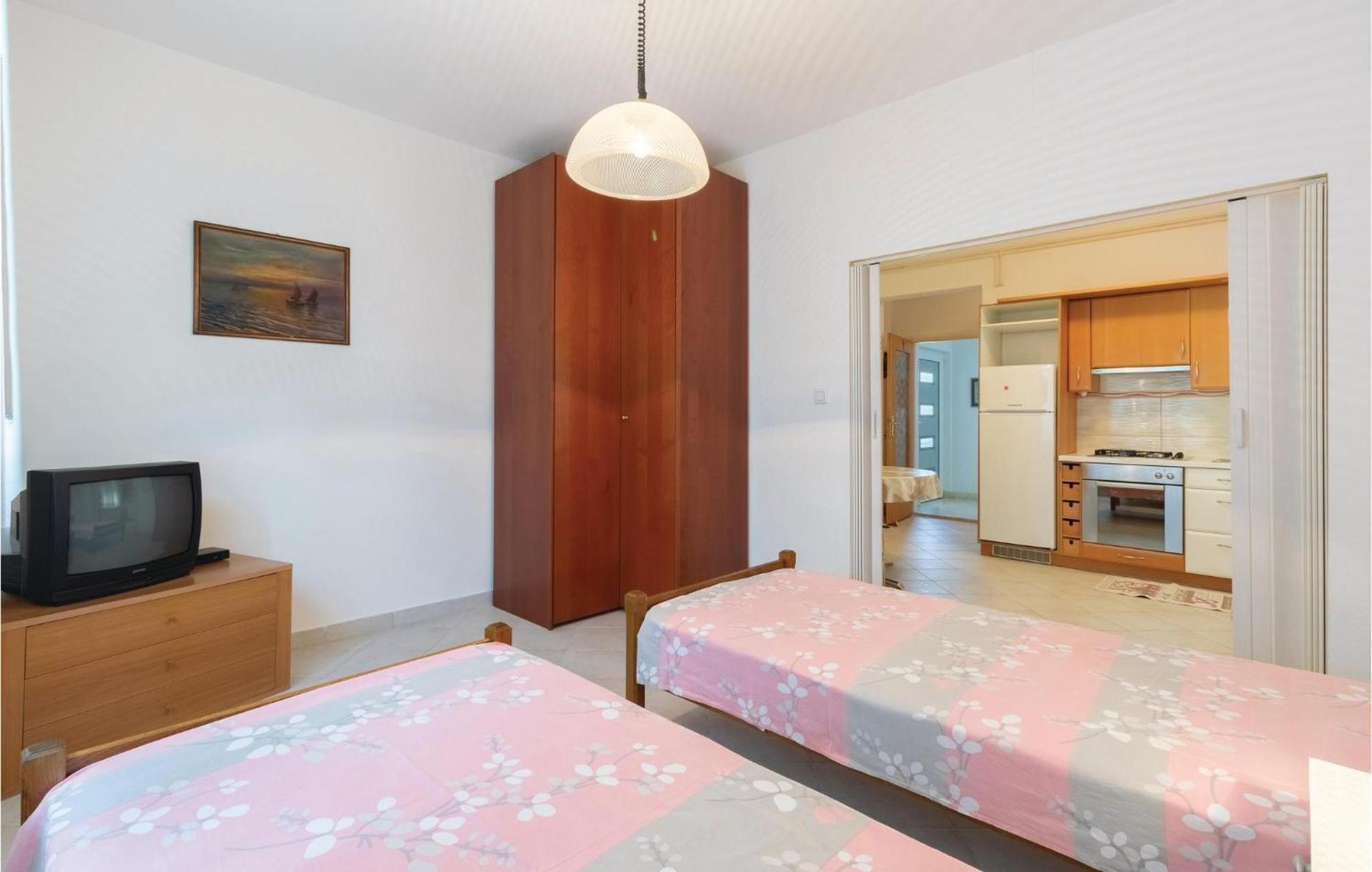 Nice Apartment In Zadar With Kitchen Exterior photo