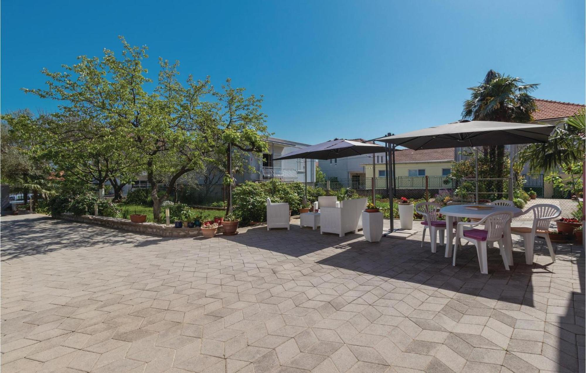 Nice Apartment In Zadar With Kitchen Exterior photo