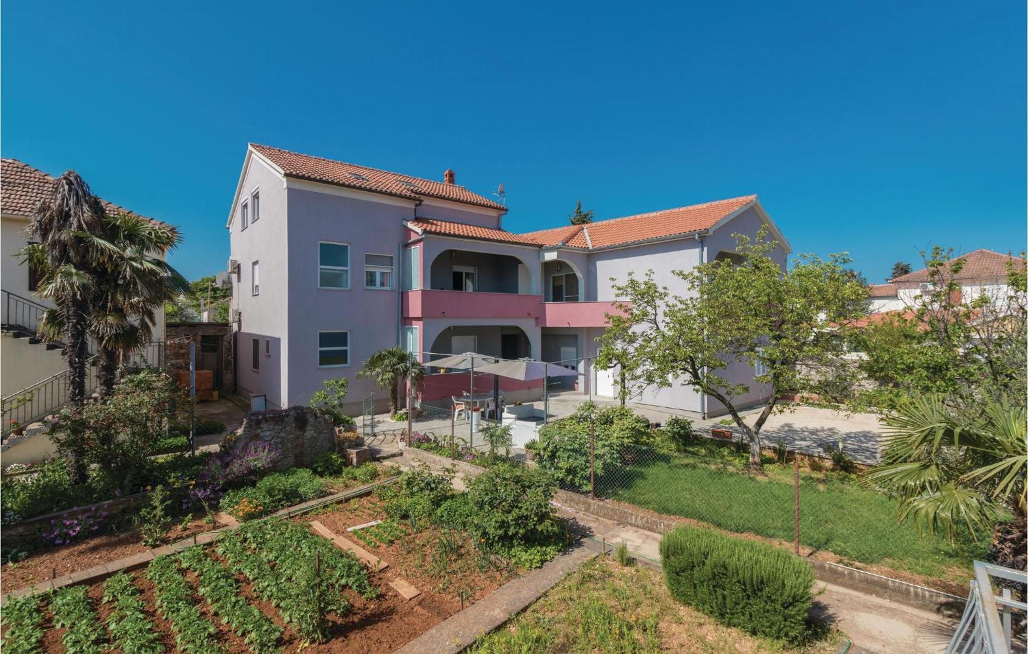 Nice Apartment In Zadar With Kitchen Exterior photo